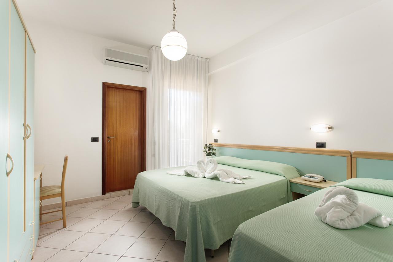 Hotel Costaverde Cesenatico Exterior photo
